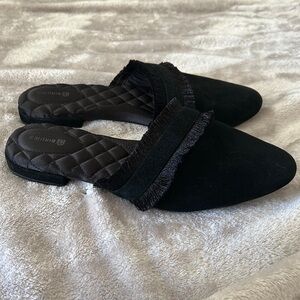 Birdies ani black fringe slides